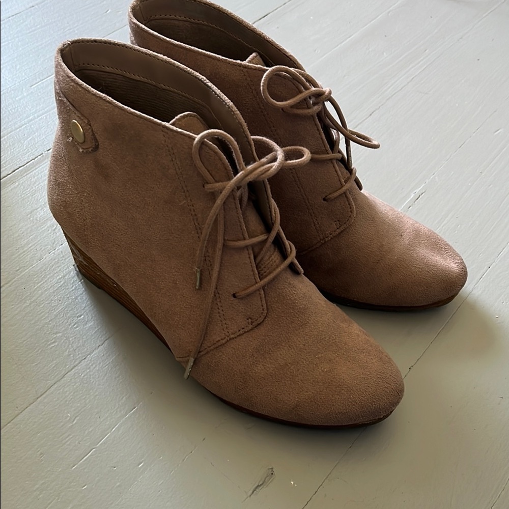 Dr. Scholl's Tan Ankle Booties with Wedge Heel
